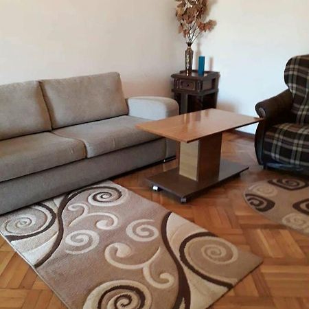 Centr Apartment Кутаиси Екстериор снимка