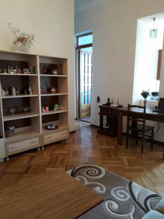 Centr Apartment Кутаиси Екстериор снимка